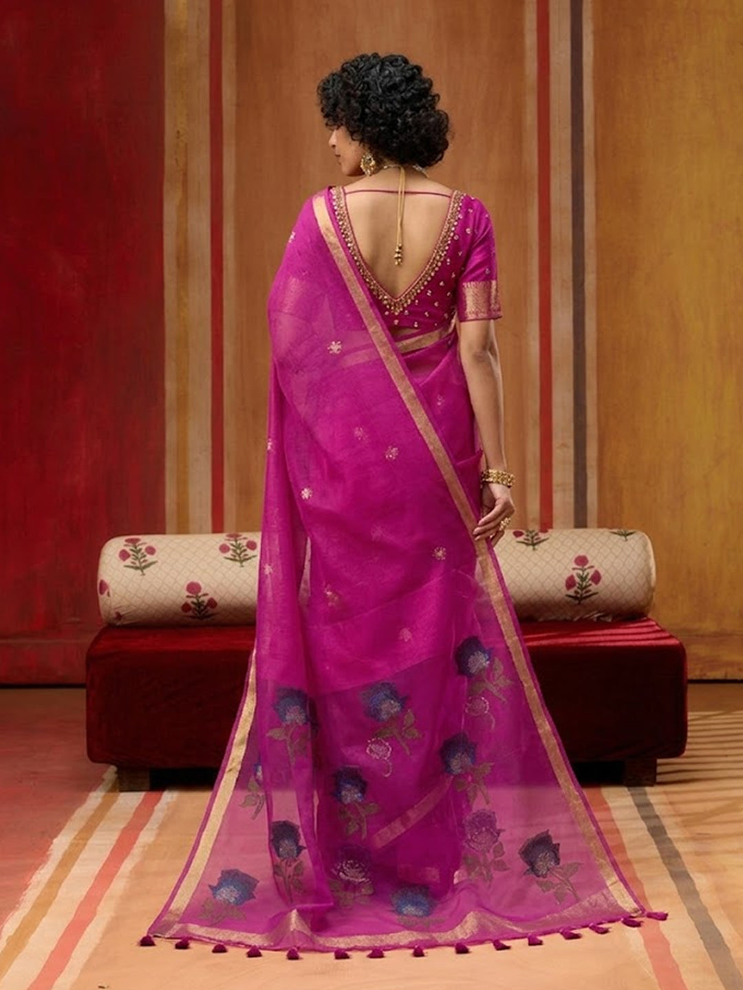 Urban Pallu Printed Satin Party Saree