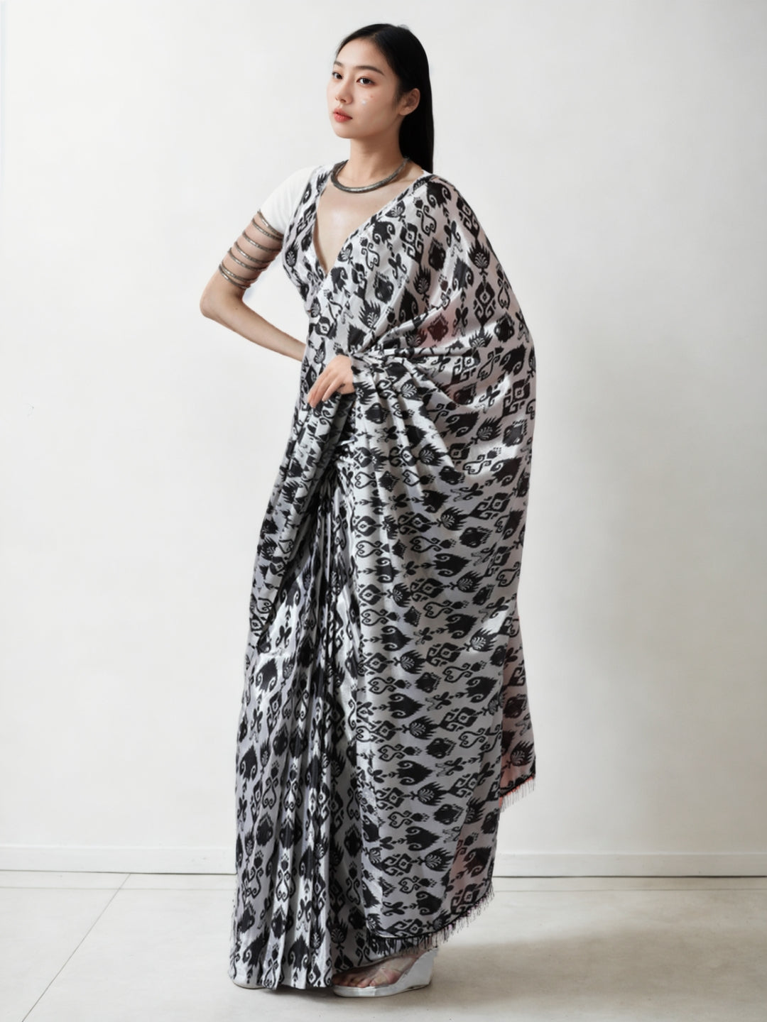Urban Pallu Woven Design Silk Blend Fusion Saree