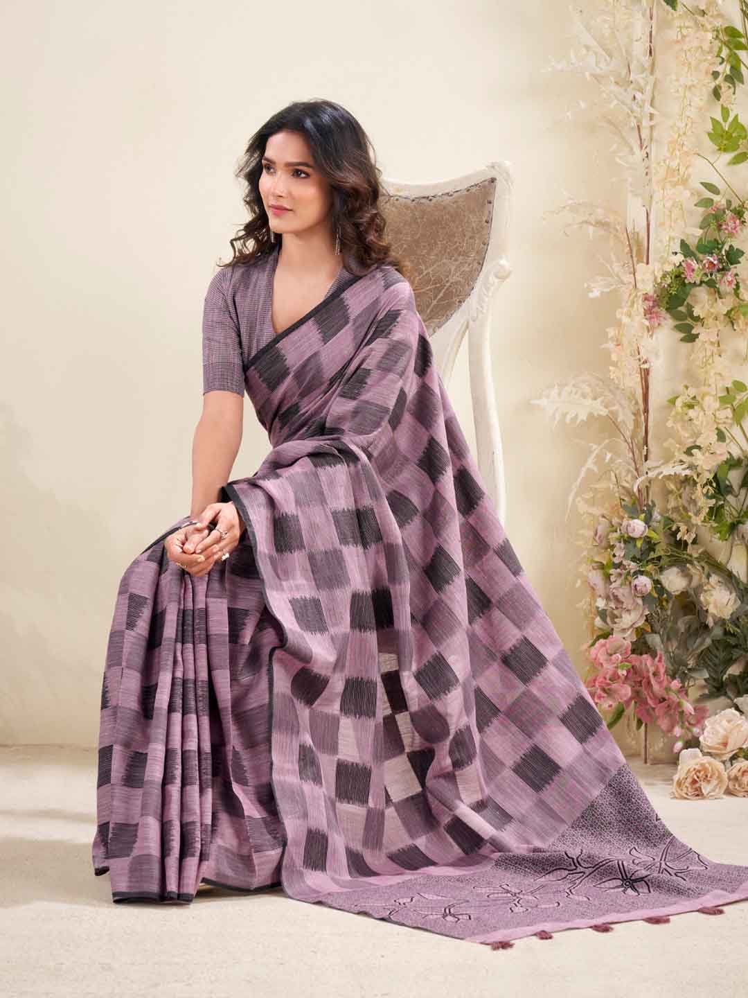 Urban Pallu Woven Design Silk Blend Work Saree