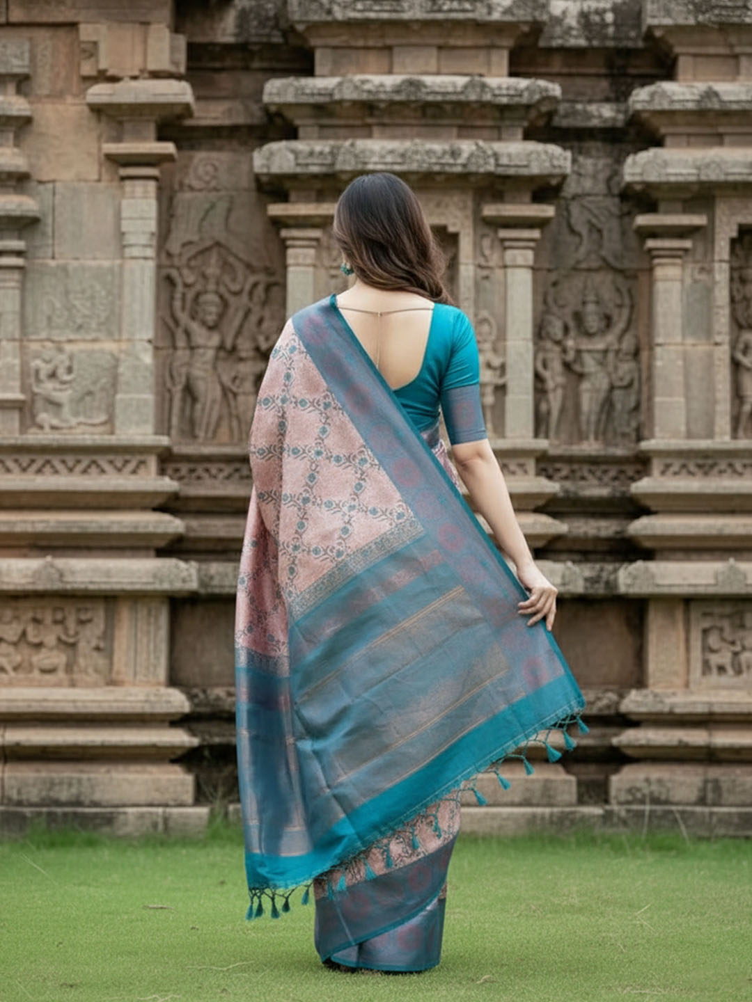 Urban Pallu Woven Design Silk Blend Work Saree