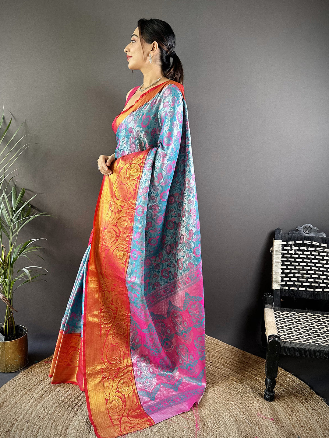 Urban Pallu Woven Design Silk Blend Traditional Saree
