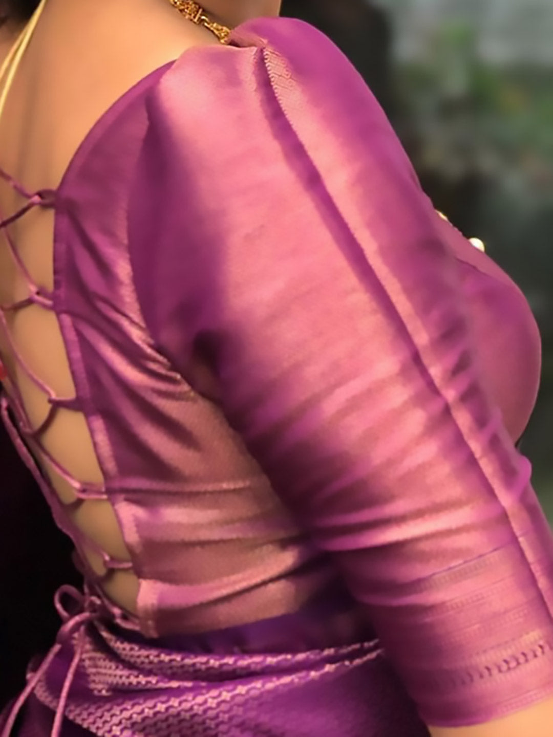 Urban Pallu Woven Design Silk Blend Traditional Saree