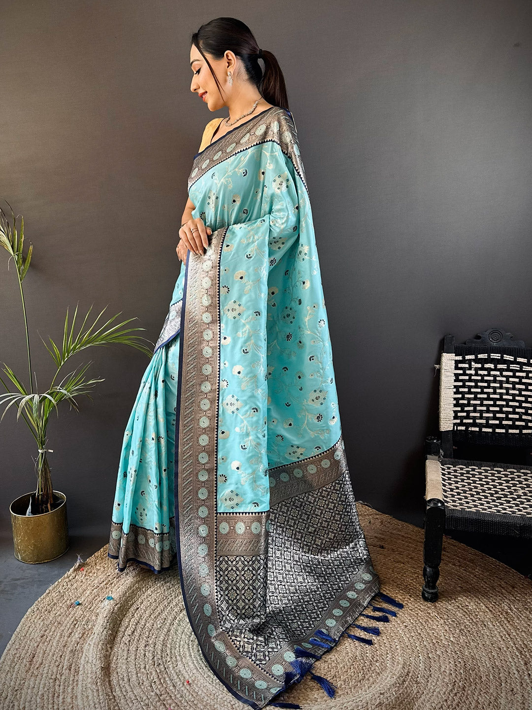Urban Pallu Woven Design Art Silk Traditional Saree