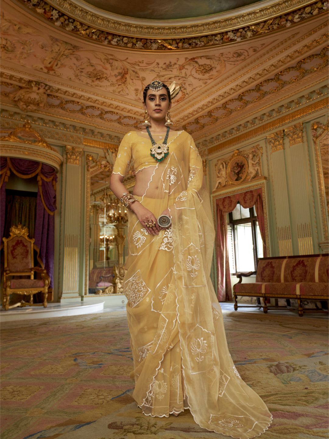 Urban Pallu Solid Poly Chiffon Daily Saree