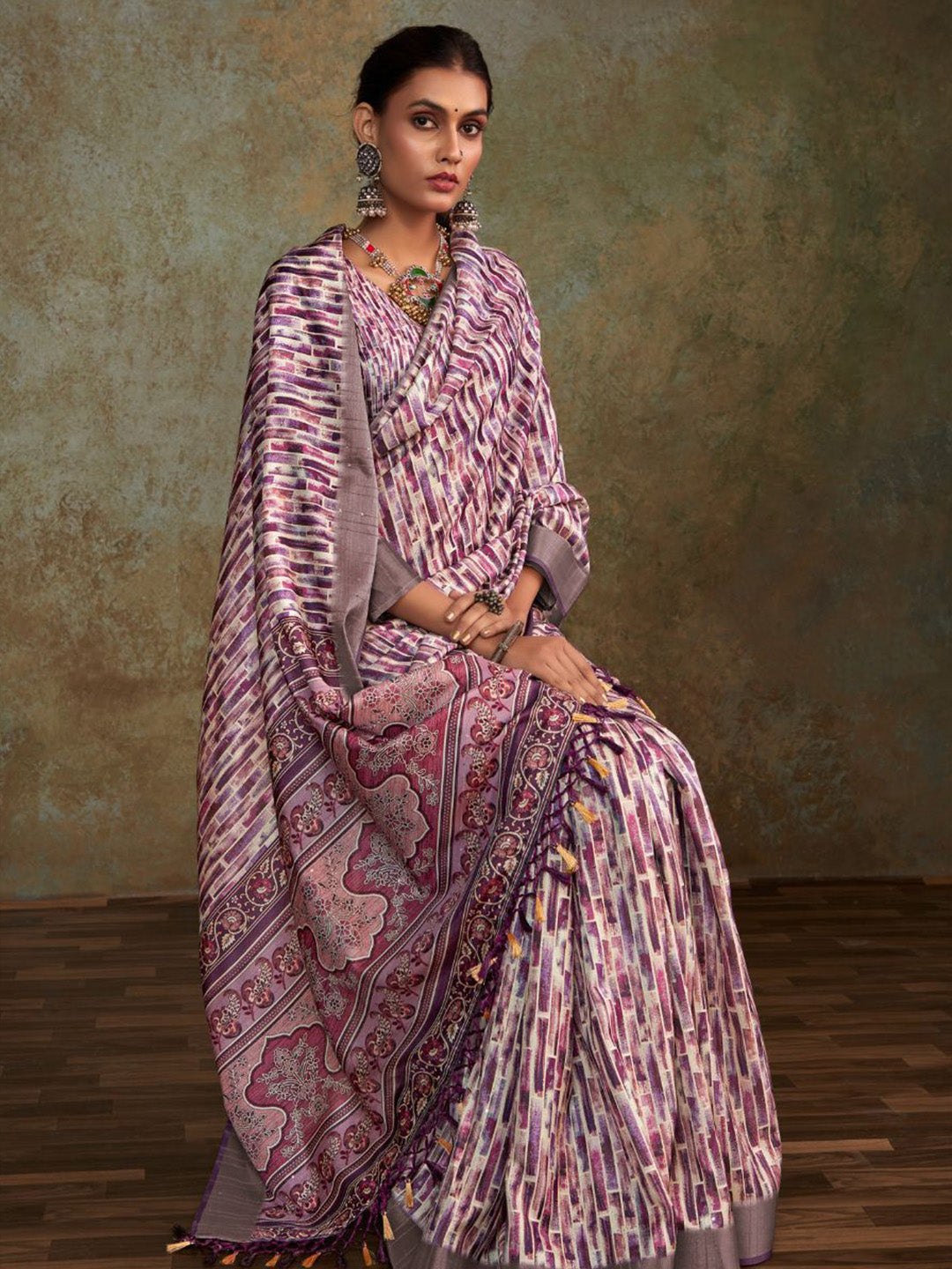 Urban Pallu Printed Silk Blend Daily Saree