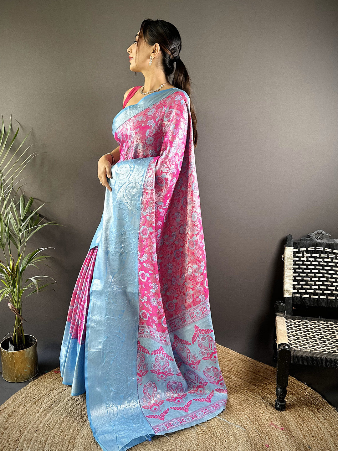 Urban Pallu Woven Design Silk Blend Traditional Saree