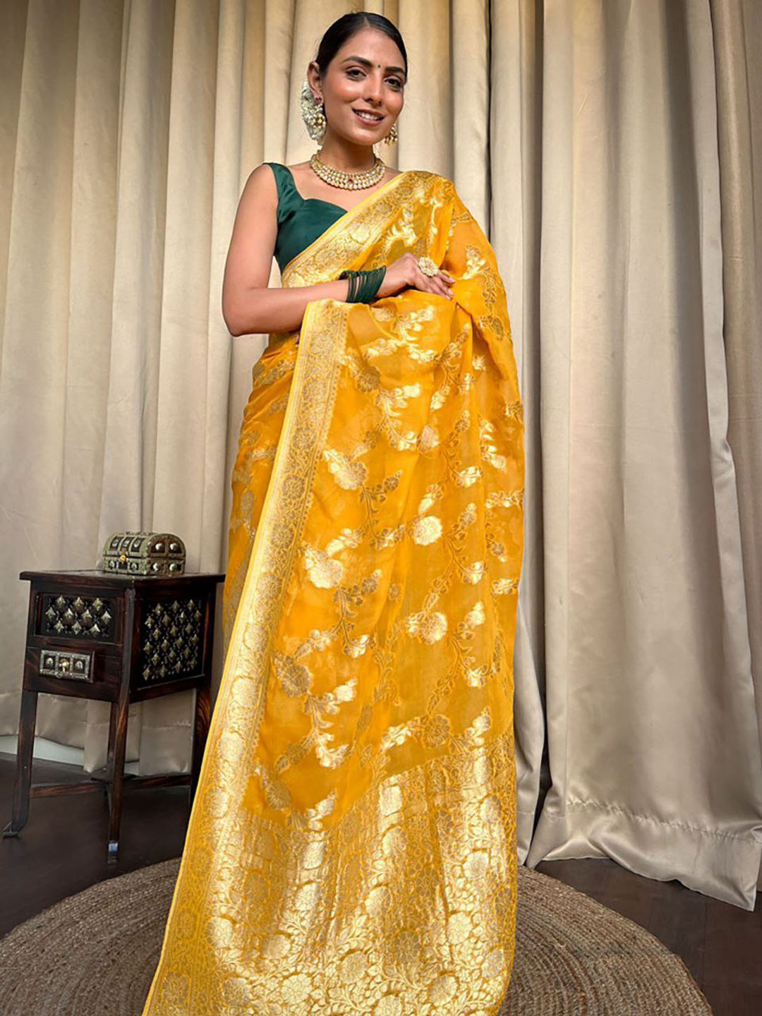 Urban Pallu Woven Design Silk Blend Traditional Saree