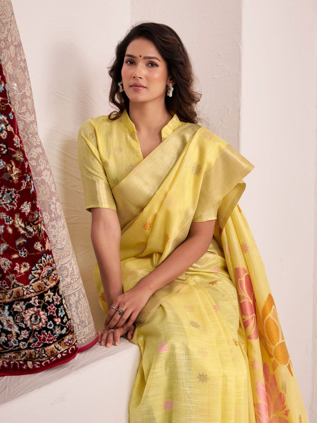 Urban Pallu Woven Design Silk Blend Daily Saree