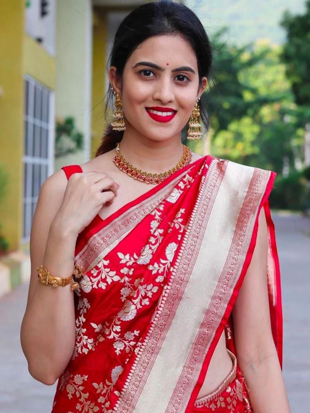 Urban Pallu Woven Design Silk Blend Traditional Saree