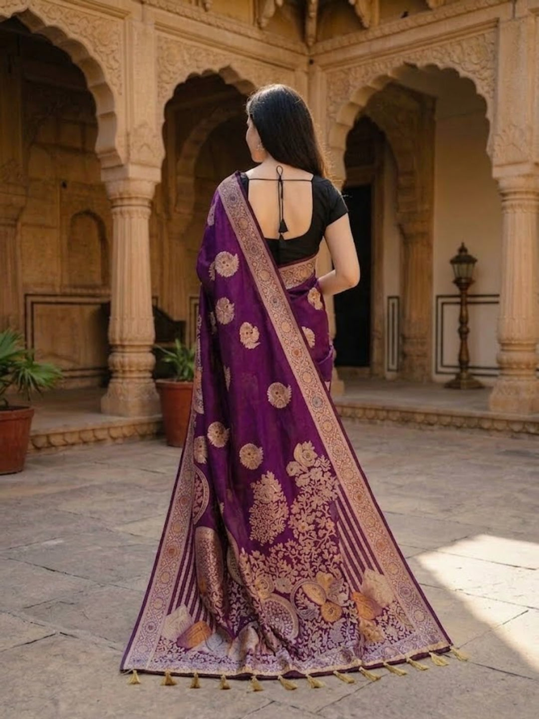 Urban Pallu Woven Design Silk Blend Traditional Saree