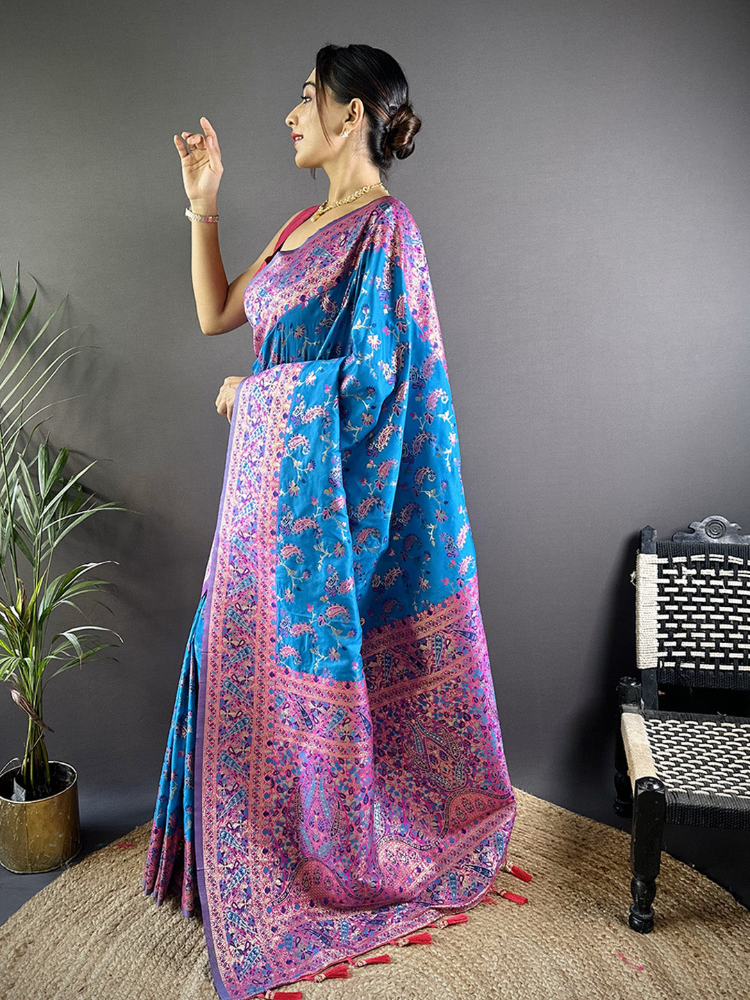 Urban Pallu Woven Design Silk Blend Traditional Saree