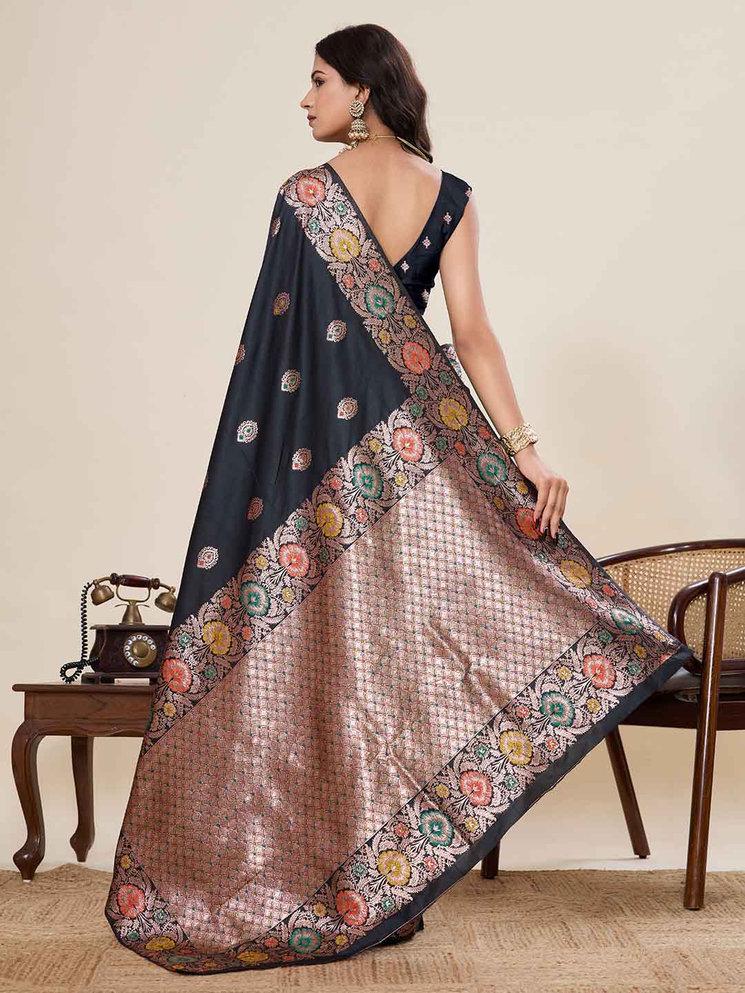 Urban Pallu Woven Design Silk Blend Party Saree
