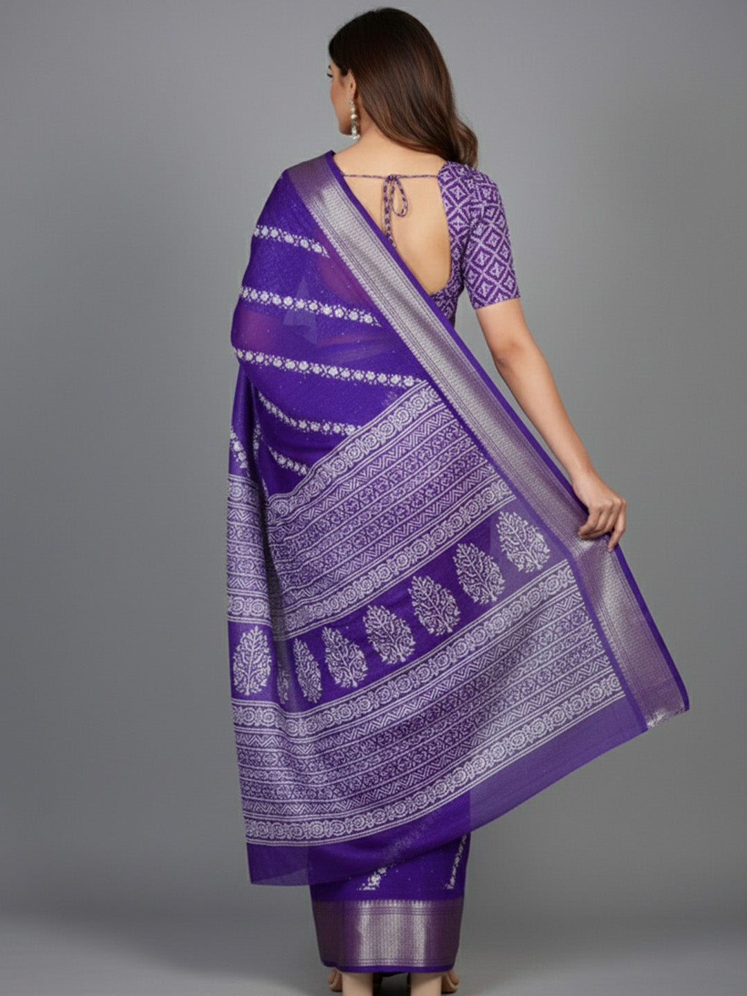 Urban Pallu Solid Silk Blend Festive Saree