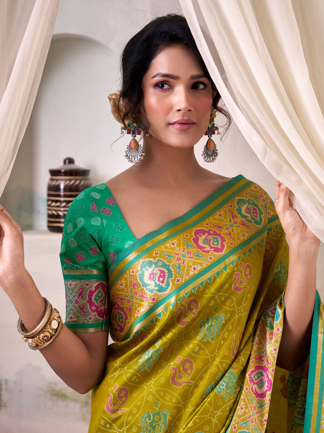 Urban Pallu Woven Design Cotton Blend Daily Saree