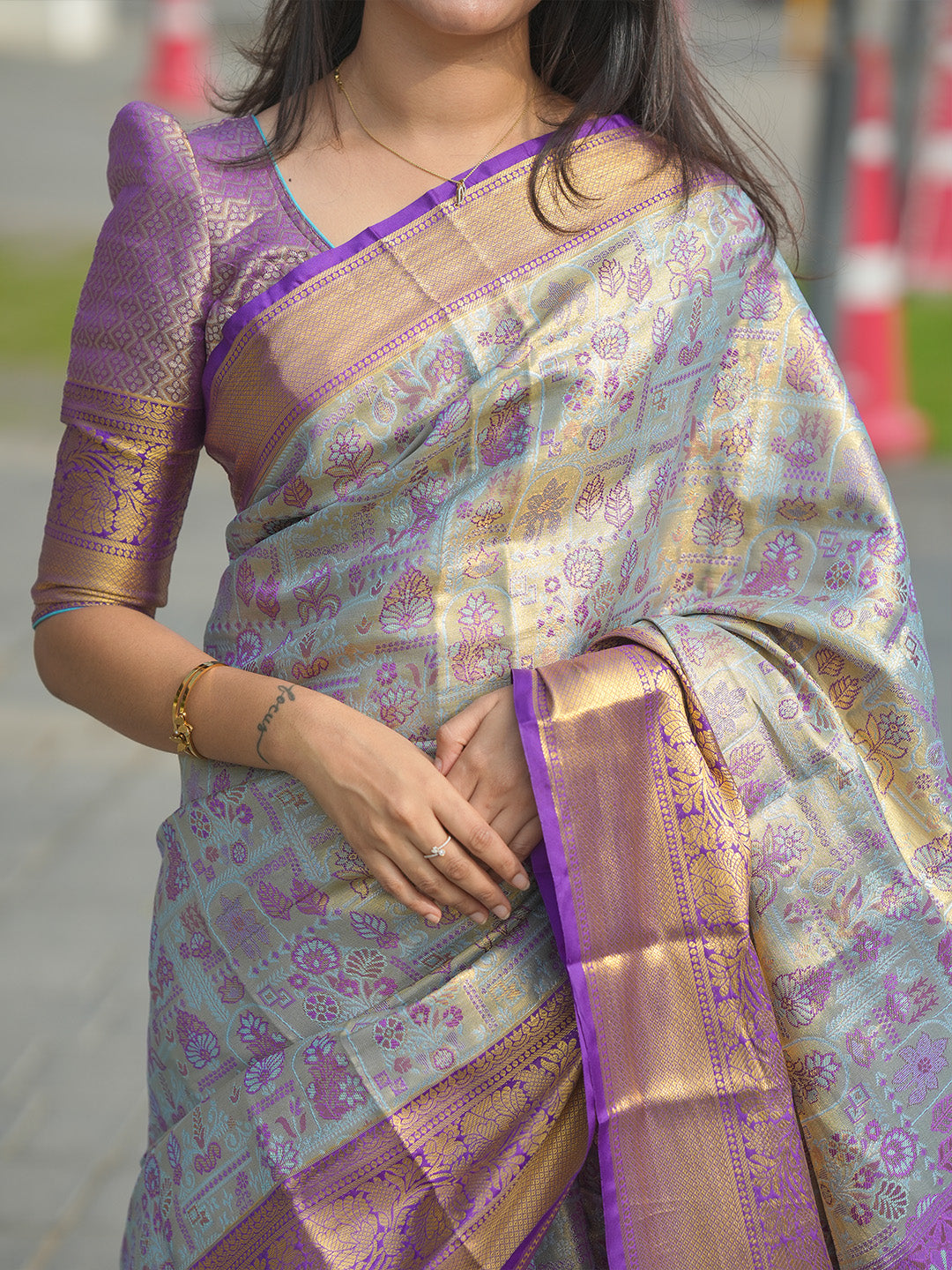 Urban Pallu Woven Design Silk Blend Traditional Saree