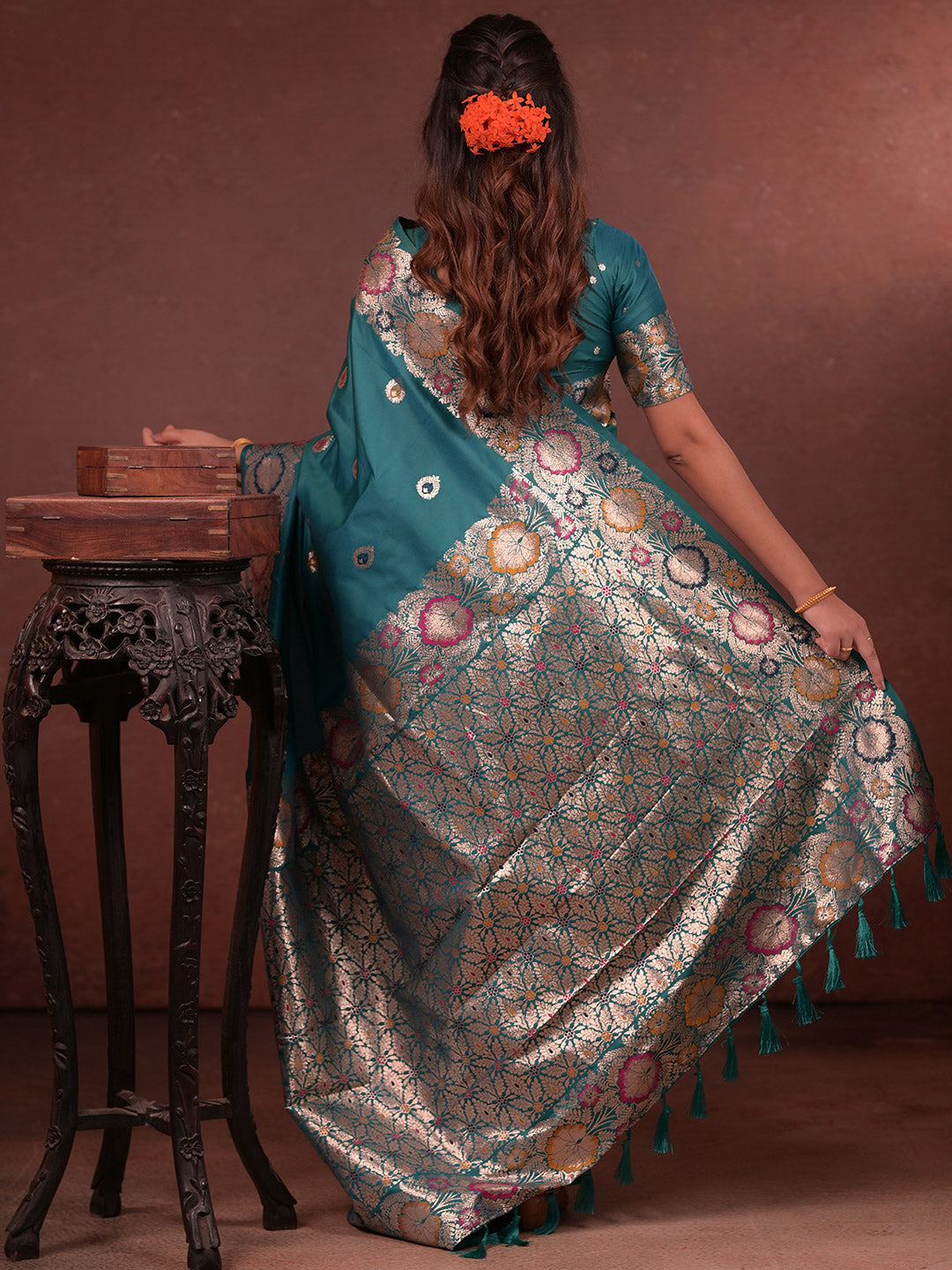Urban Pallu Woven Design Silk Blend Traditional Saree
