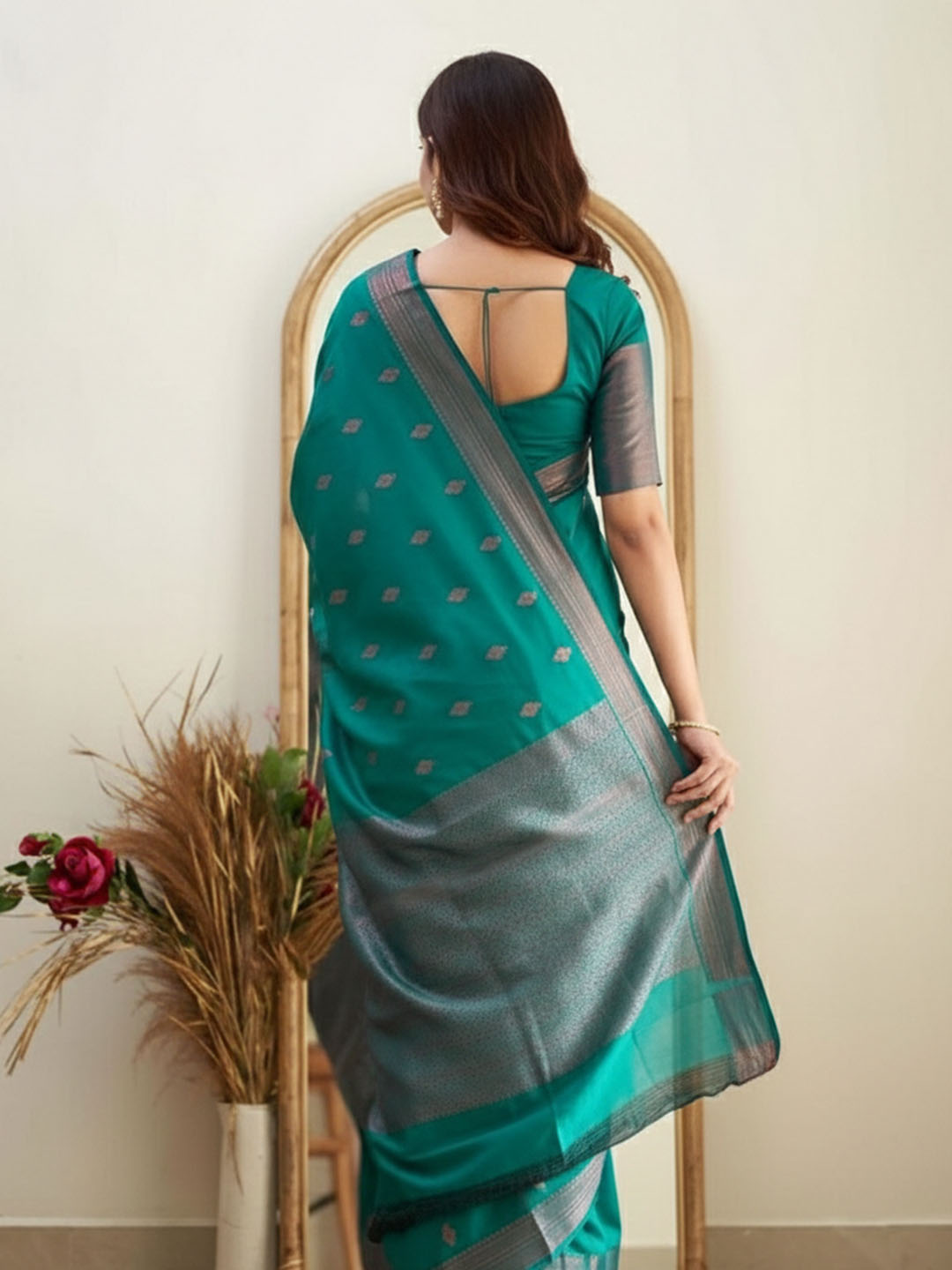 Urban Pallu Woven Design Silk Blend Work Saree