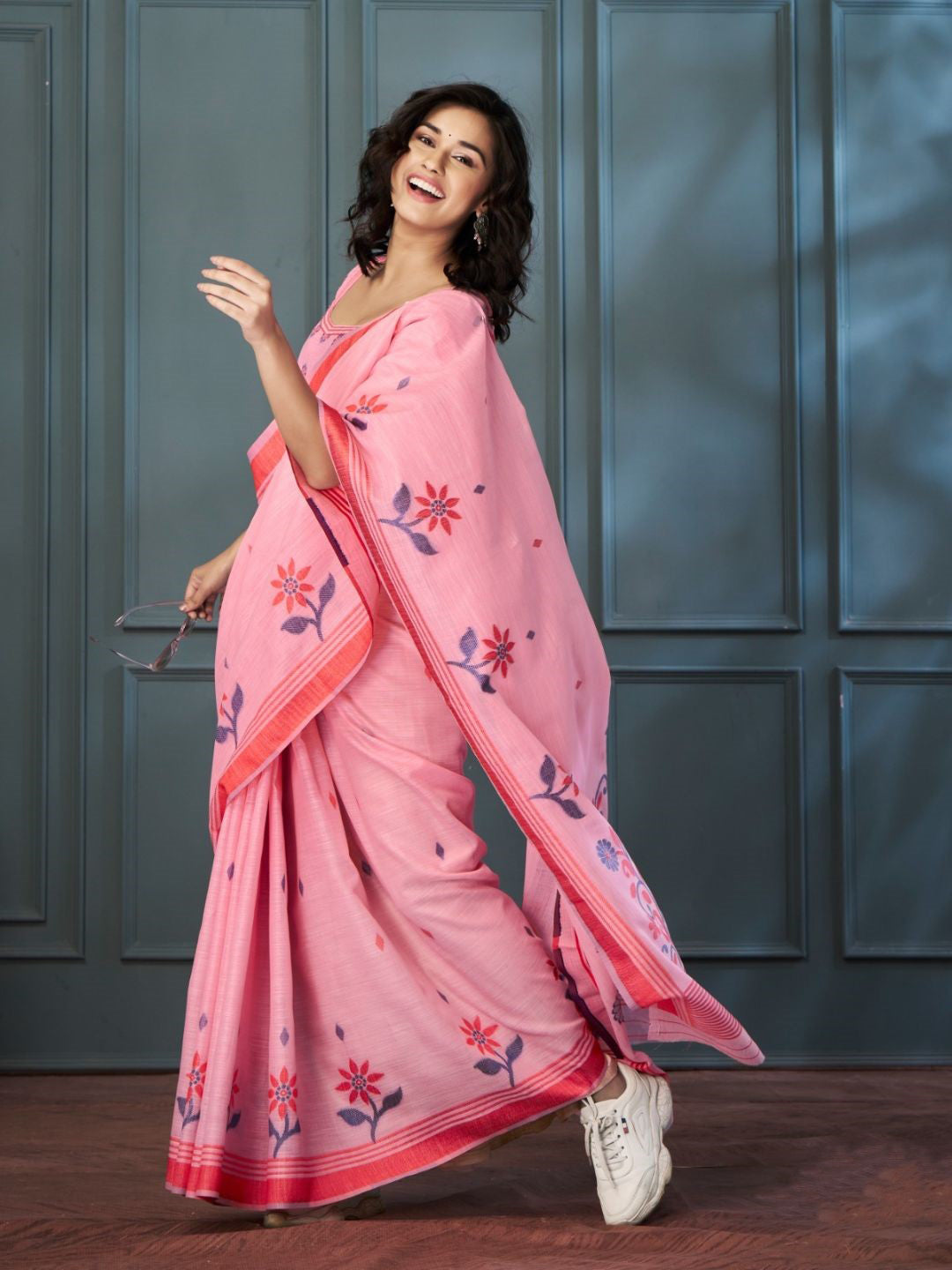 Urban Pallu Solid Cotton Blend Daily Saree