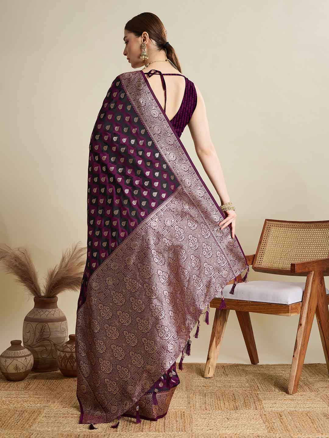 Urban Pallu Woven Design Silk Blend Party Saree