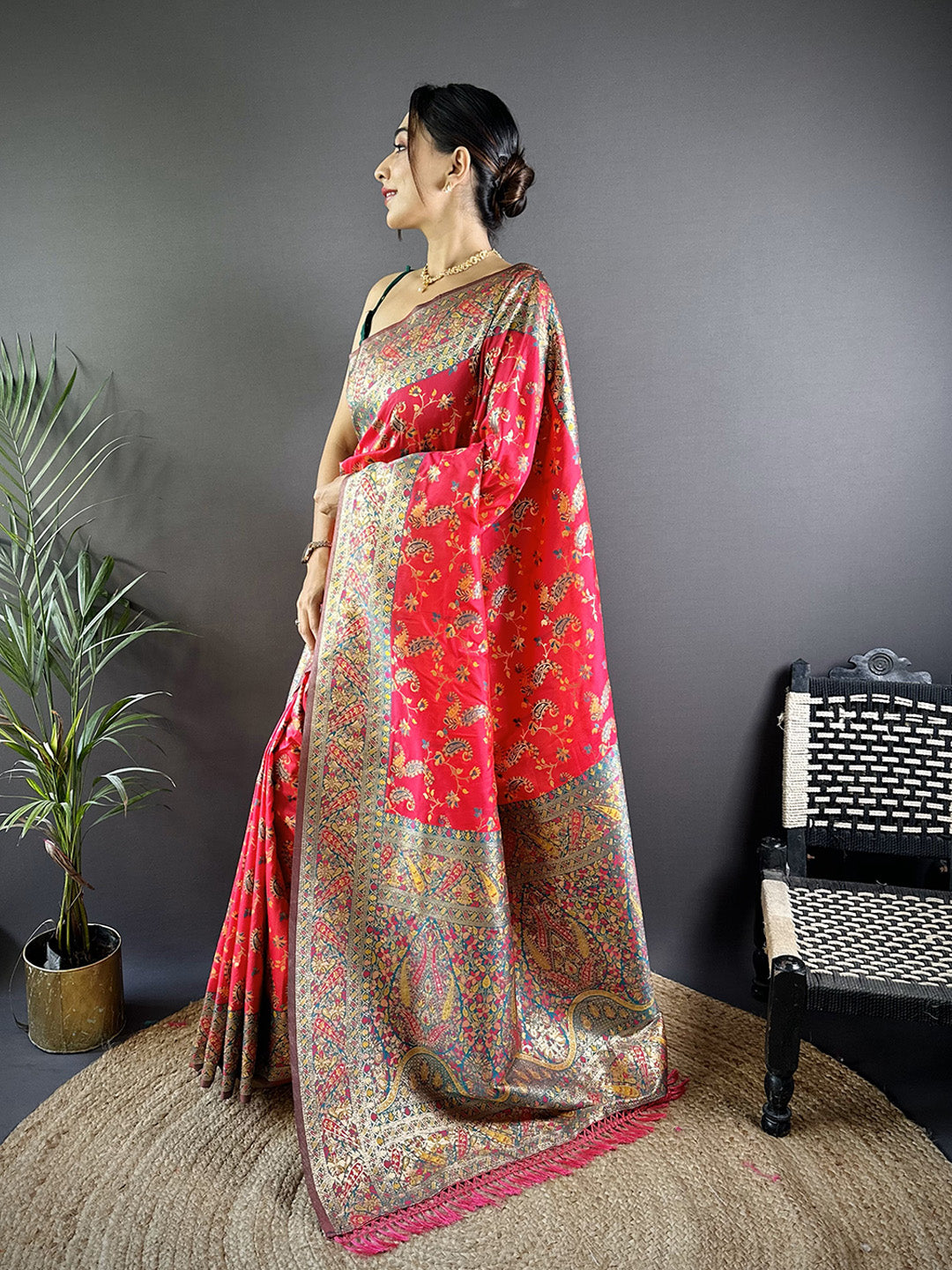 Urban Pallu Woven Design Silk Blend Traditional Saree