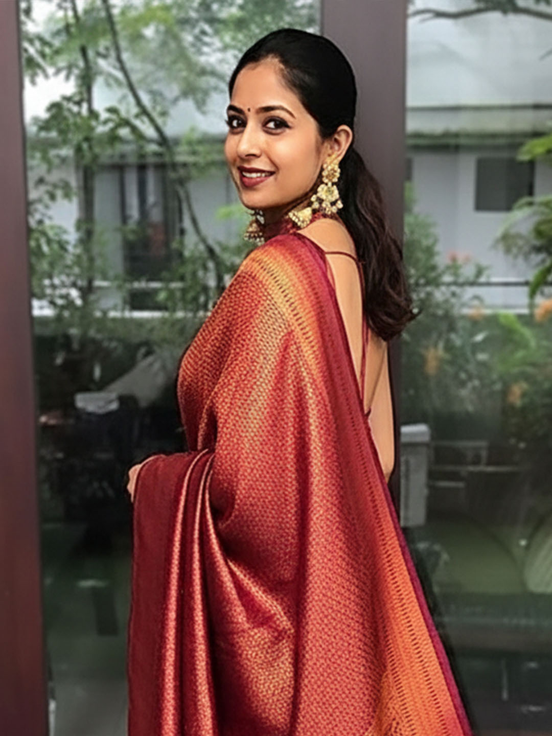 Urban Pallu Woven Design Silk Blend Traditional Saree