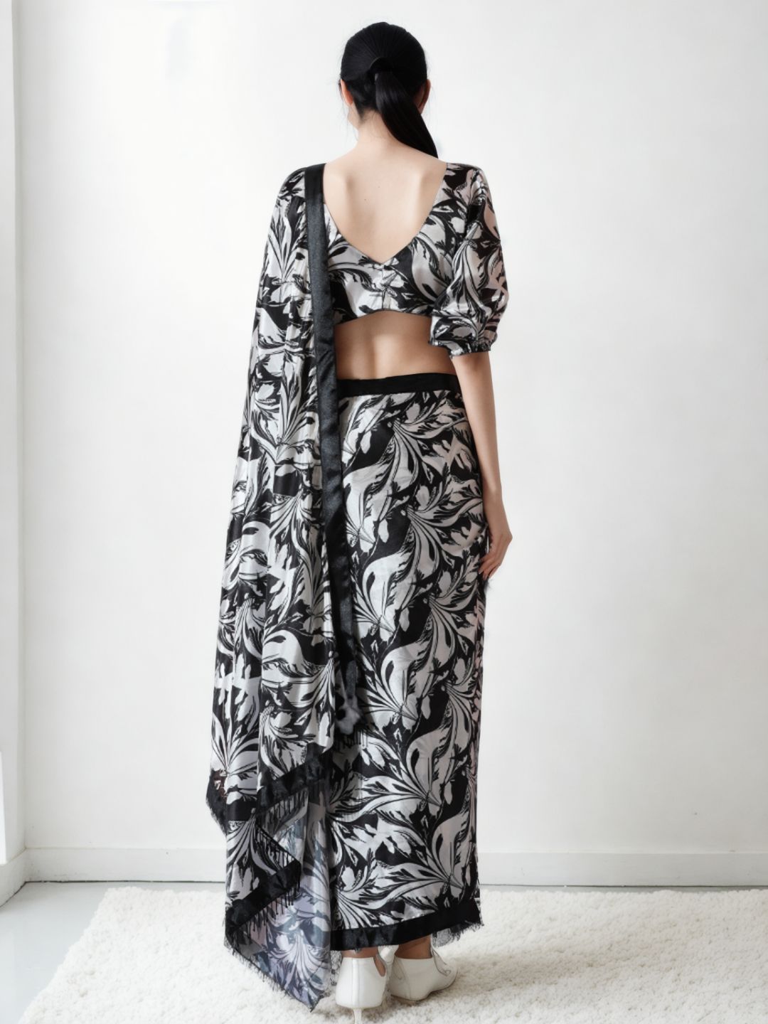 Urban Pallu Woven Design Silk Blend Fusion Saree