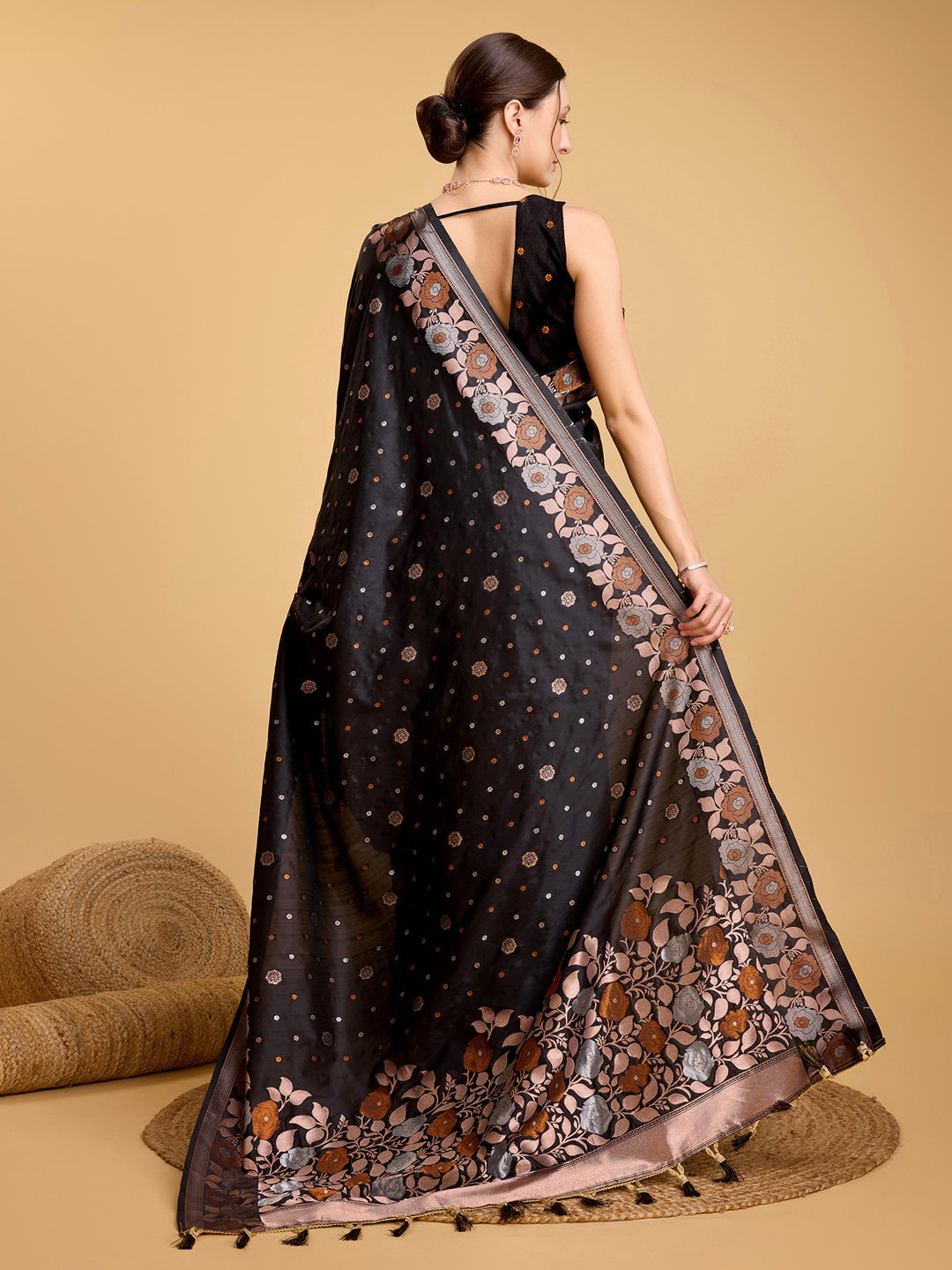 Urban Pallu Woven Design Silk Blend Party Saree