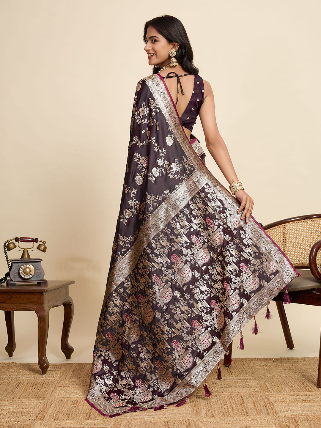 Urban Pallu Woven Design Silk Blend Party Saree