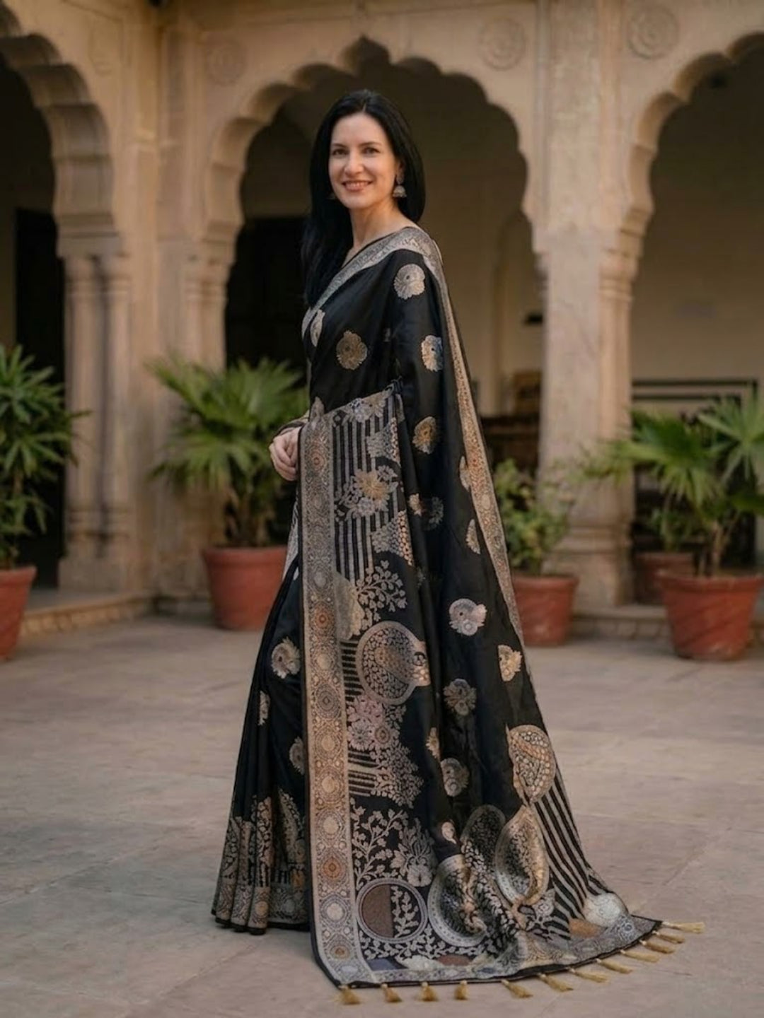 Urban Pallu Woven Design Silk Blend Traditional Saree