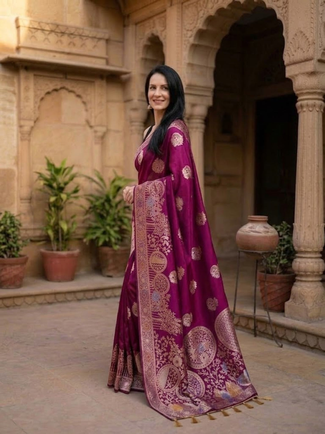 Urban Pallu Woven Design Silk Blend Traditional Saree