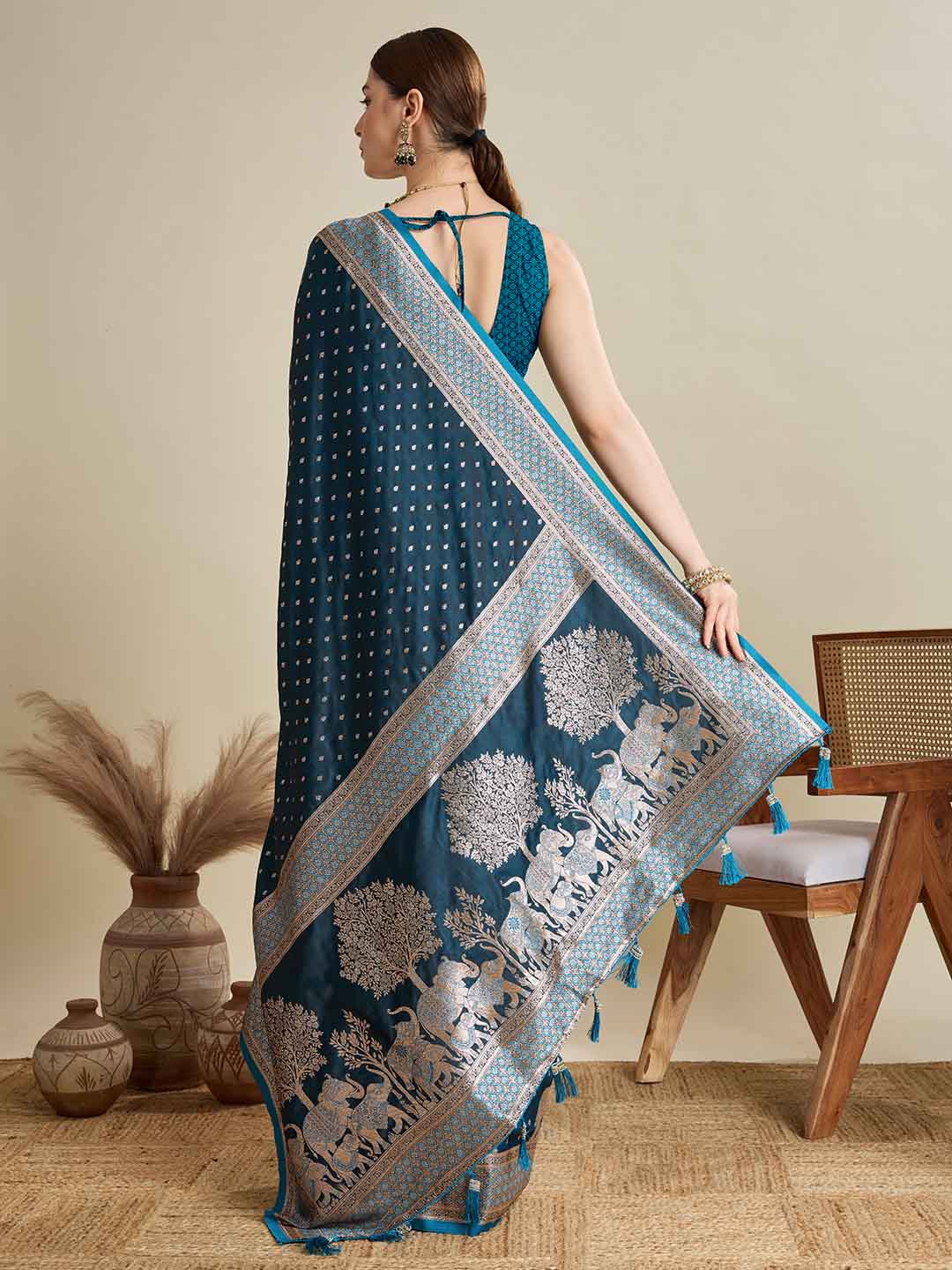 Urban Pallu Woven Design Silk Blend Party Saree