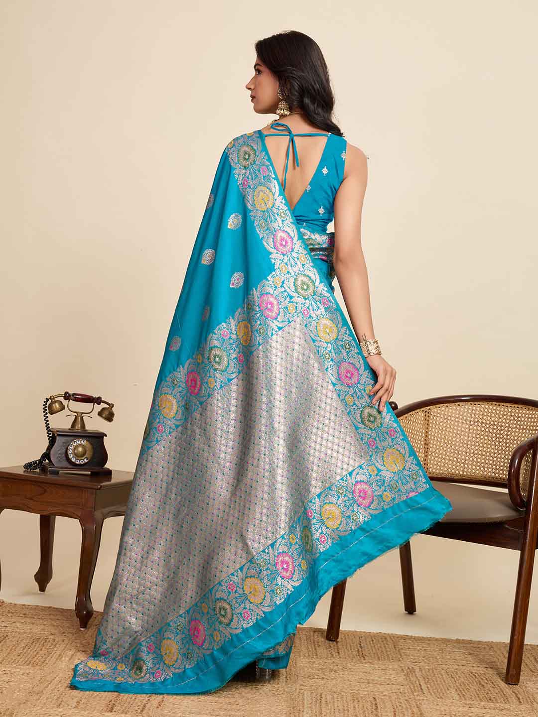 Urban Pallu Woven Design Silk Blend Party Saree