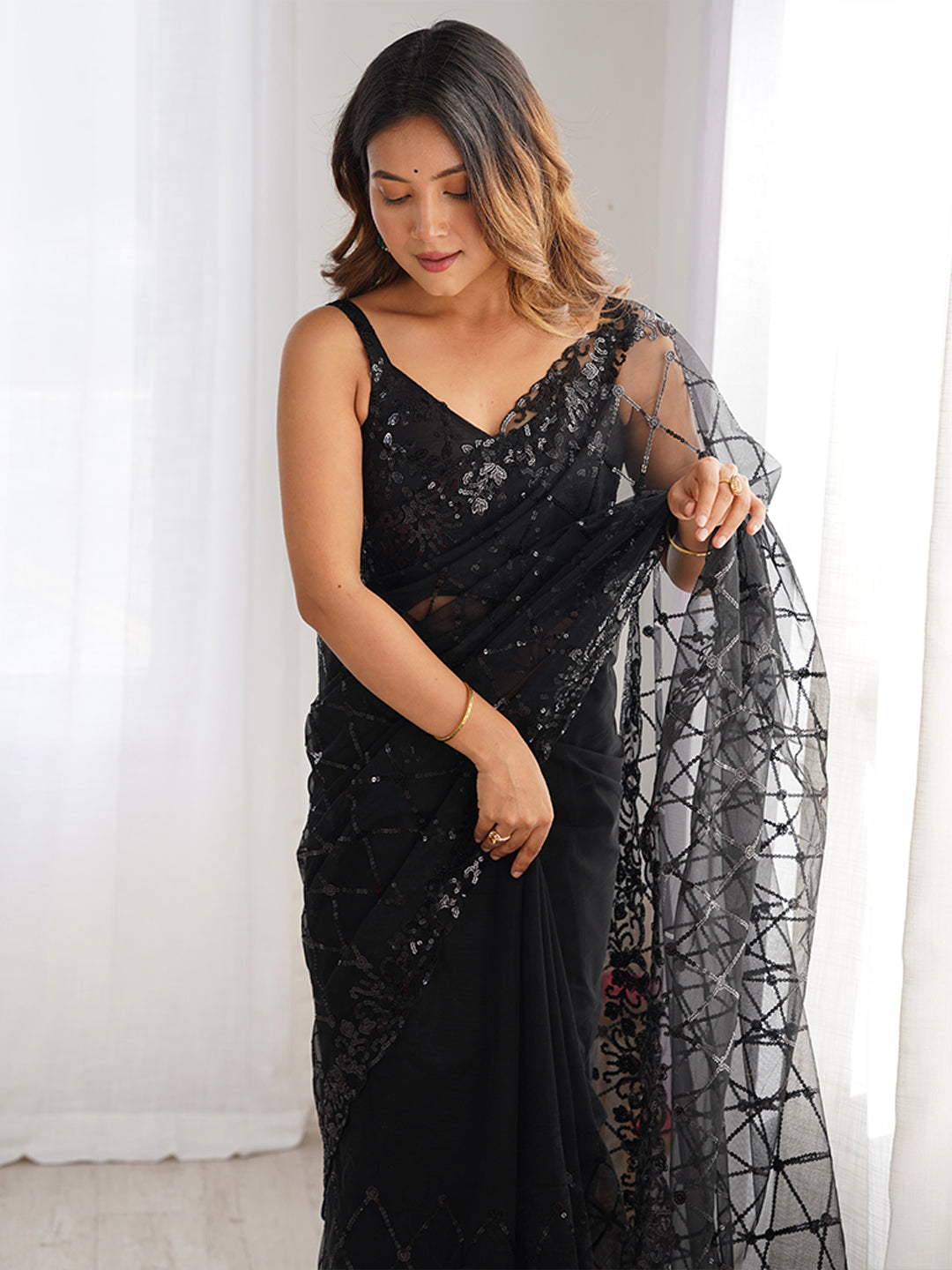 Urban Pallu Solid Net Festive Saree