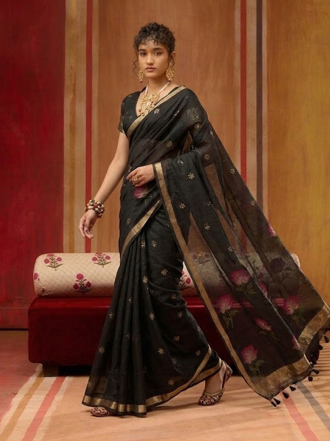 Urban Pallu Printed Satin Party Saree
