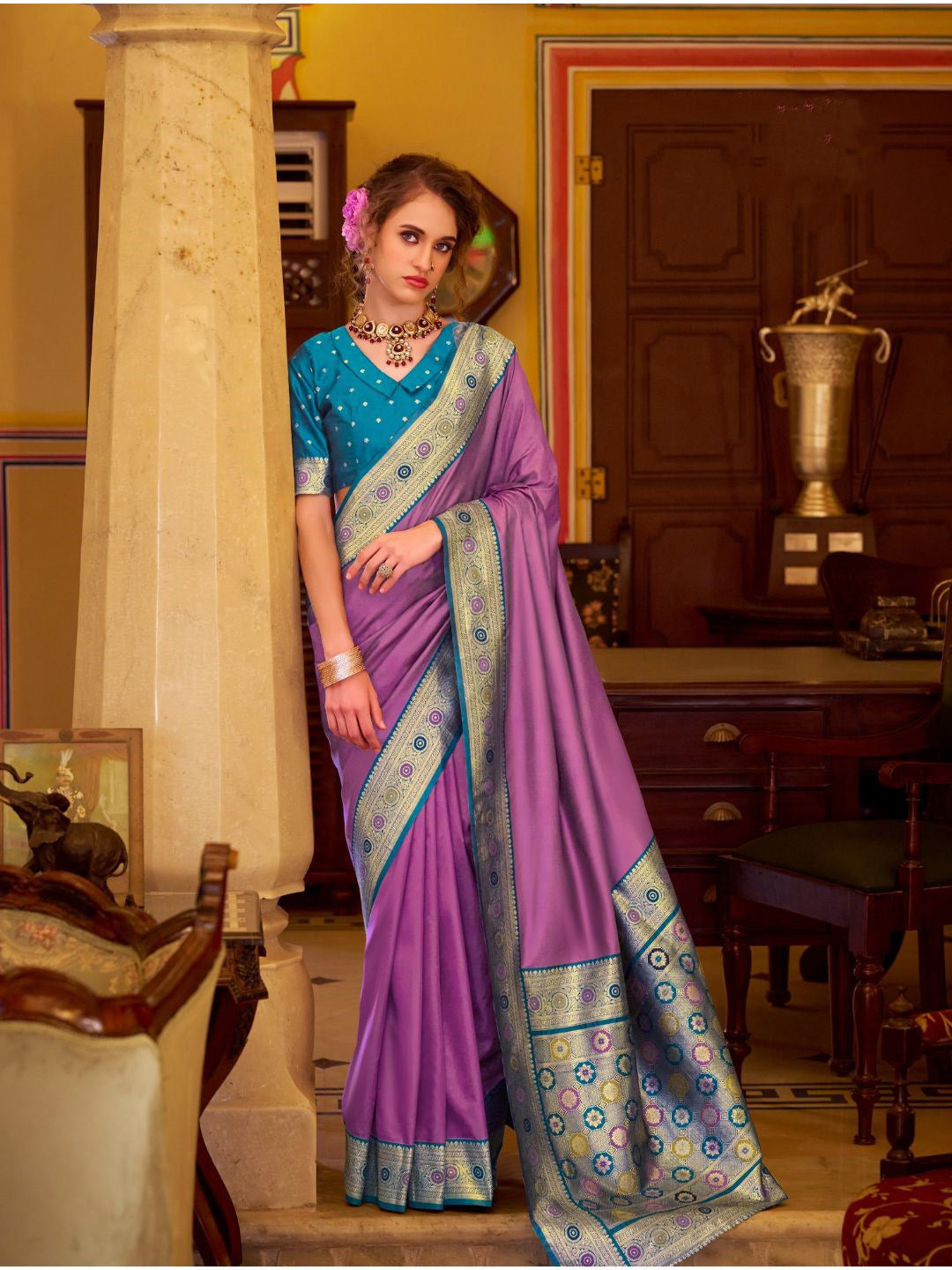 Urban Pallu Woven Design Silk Blend Daily Saree