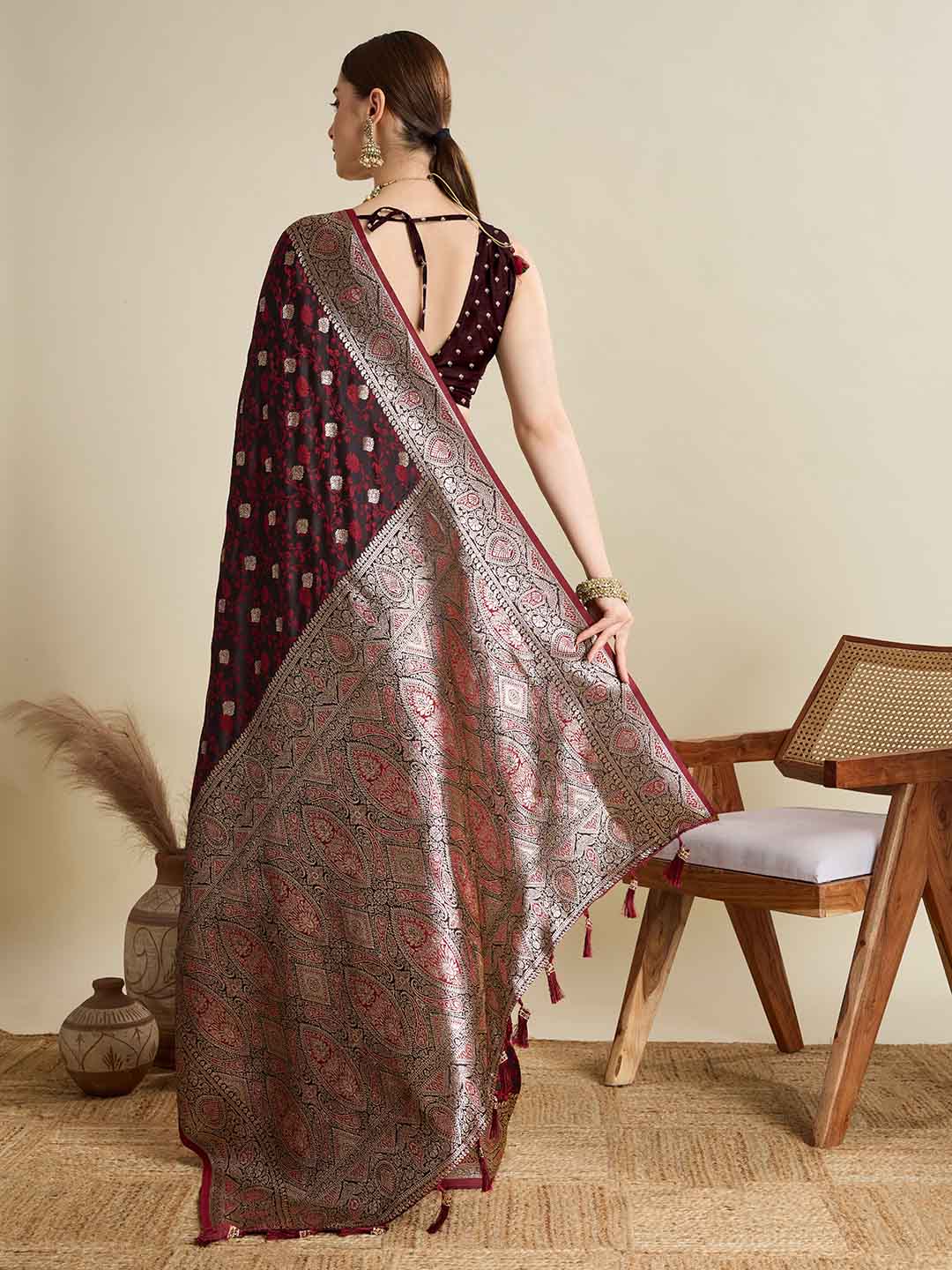 Urban Pallu Woven Design Silk Blend Party Saree