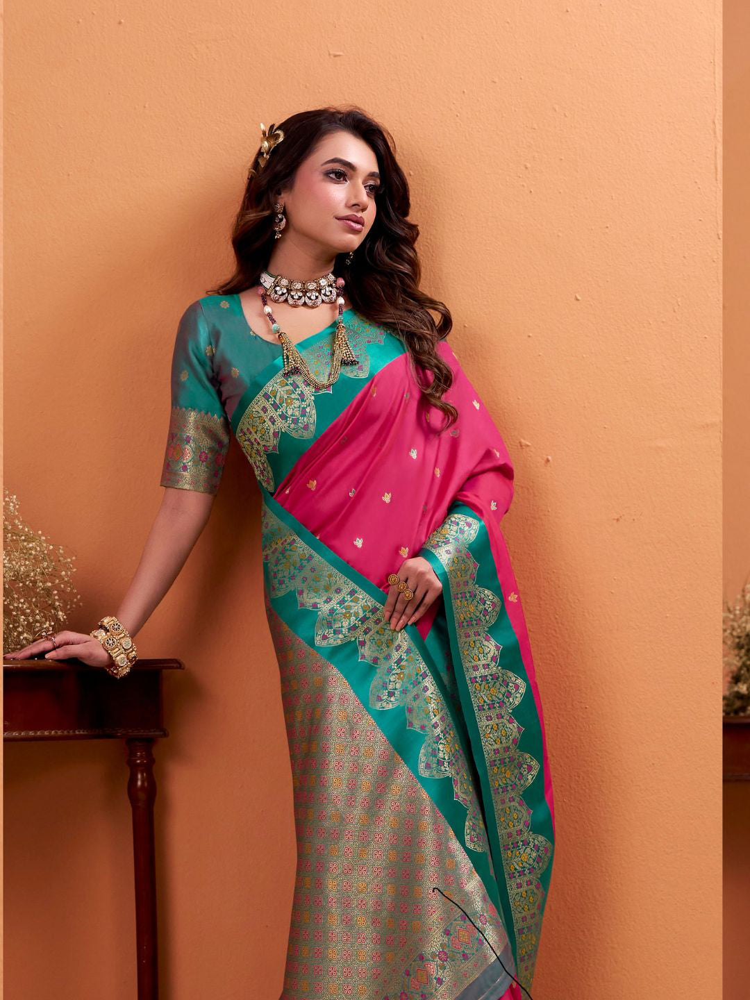 Urban Pallu Solid Silk Blend Festive Saree