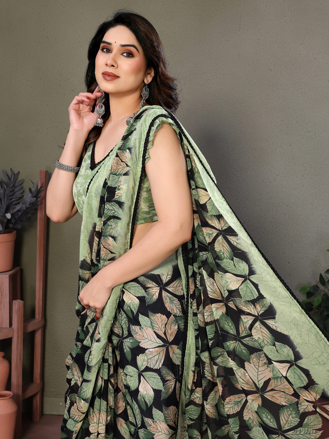 Urban Pallu Woven Design Pure Crepe Work Saree