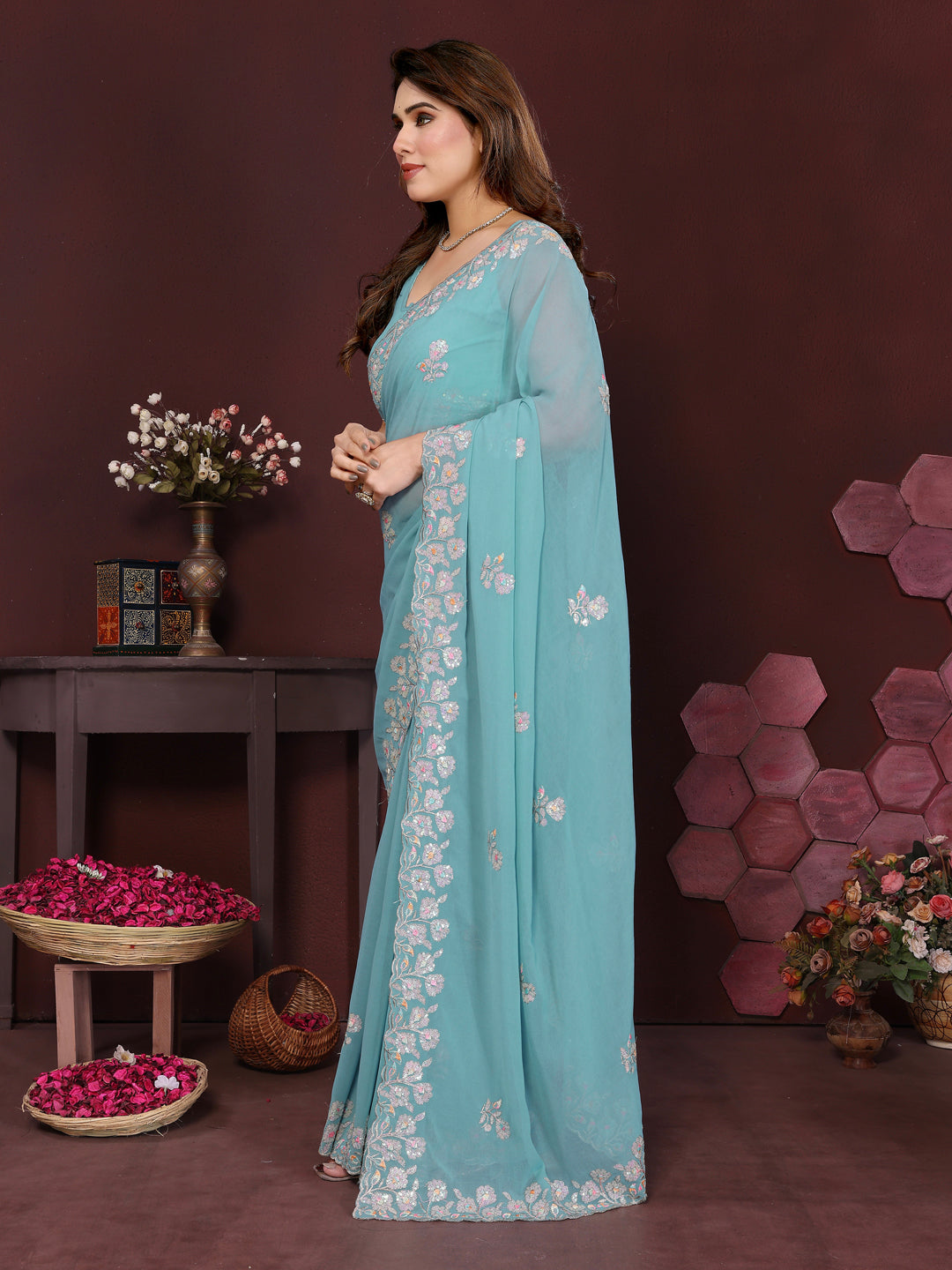 Urban Pallu Embroidered Poly Georgette Daily Saree