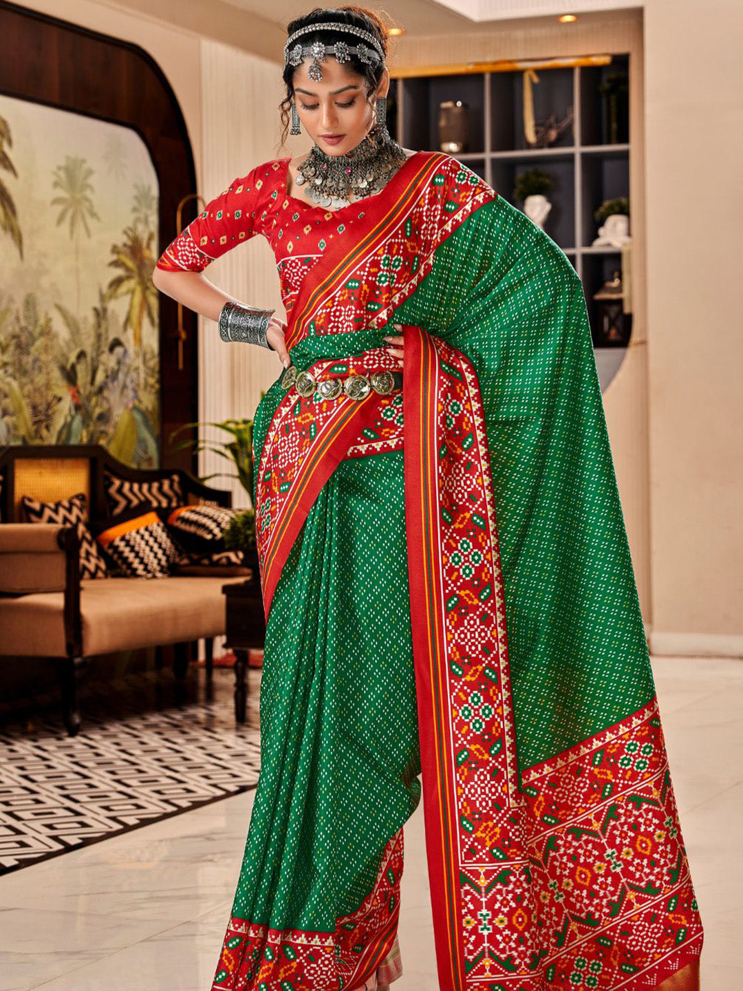 Urban Pallu Woven Design Cotton Blend Daily Saree