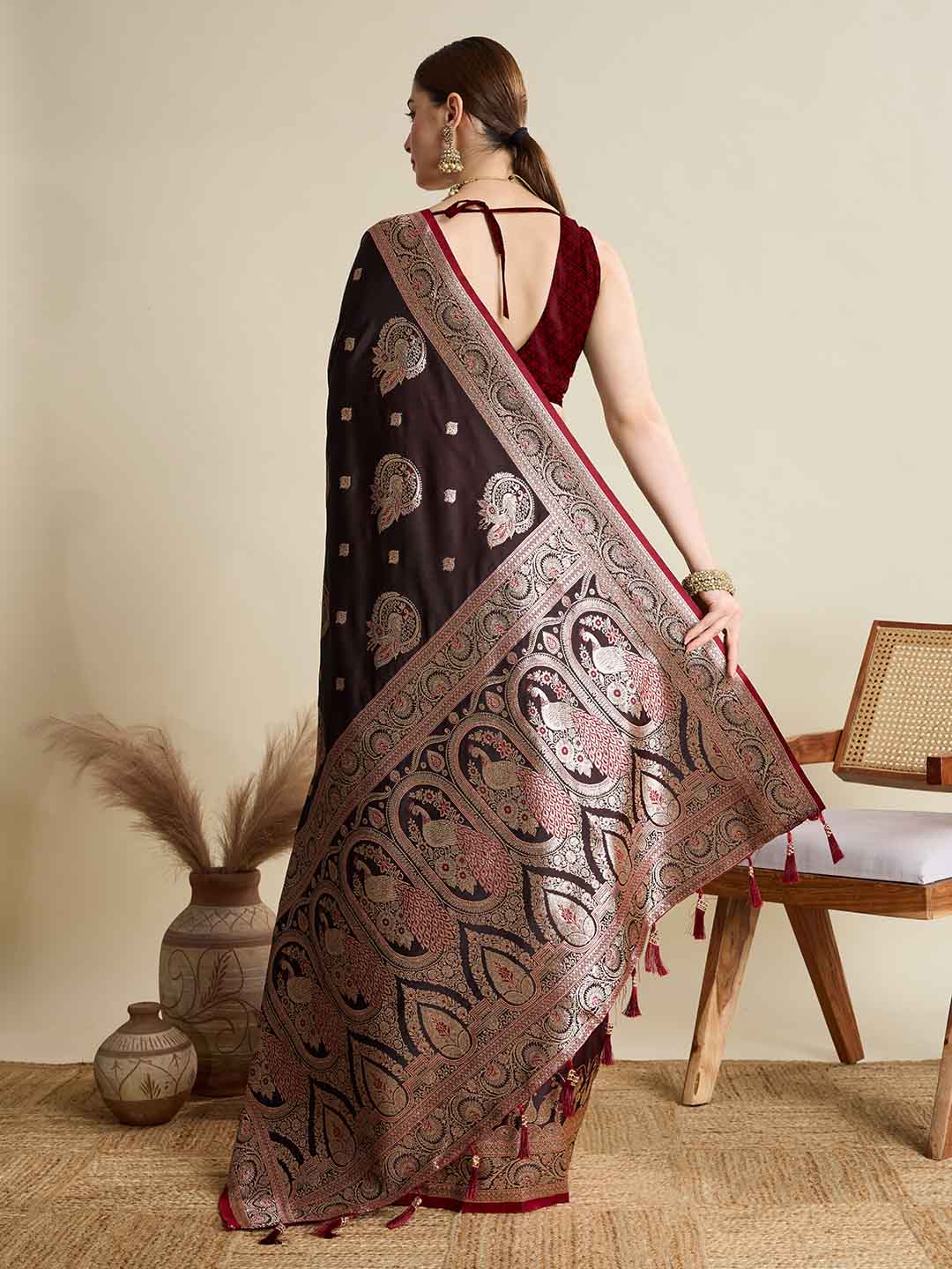Urban Pallu Woven Design Silk Blend Party Saree