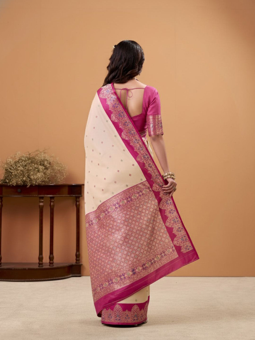 Urban Pallu Solid Silk Blend Festive Saree