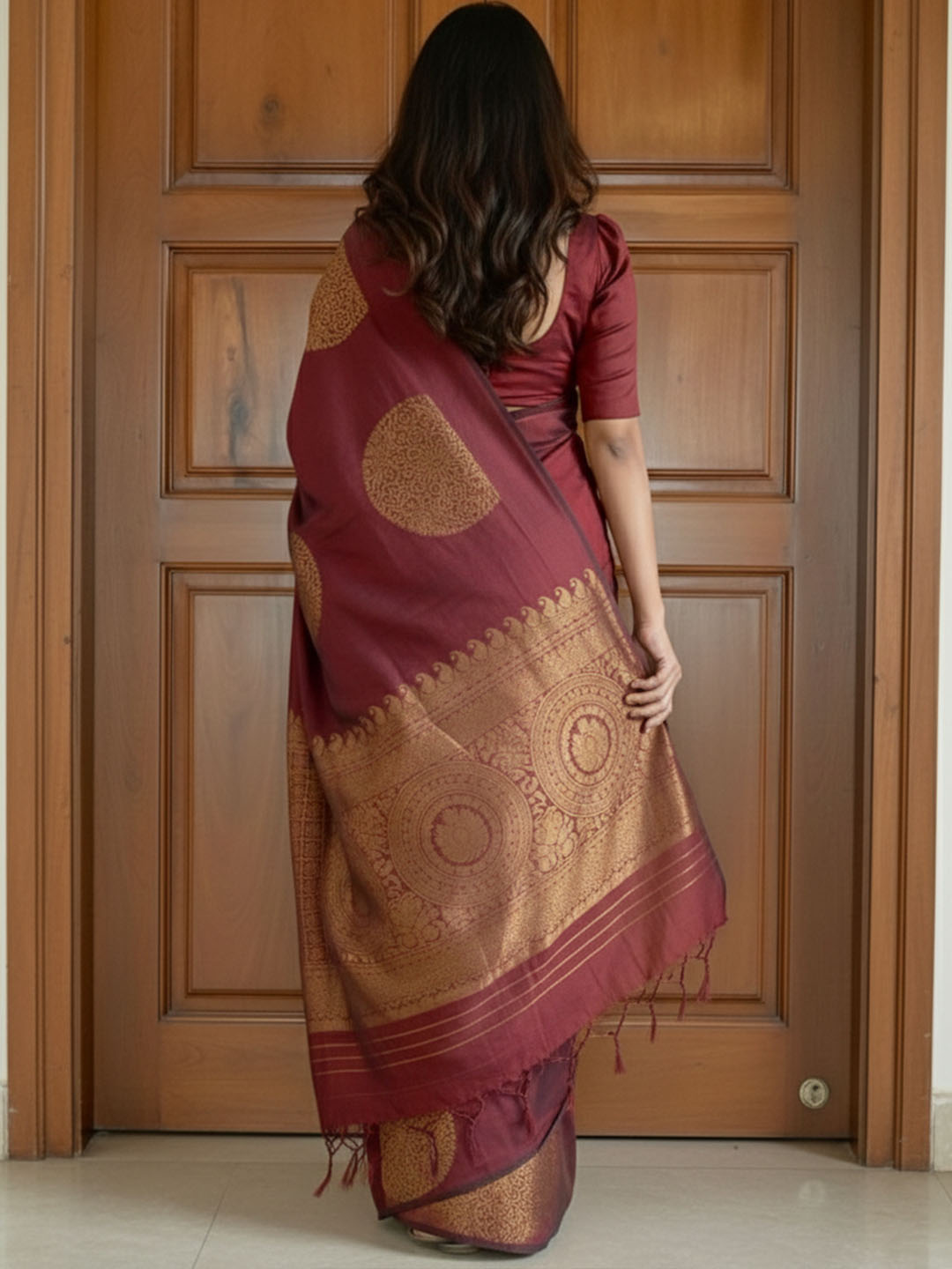 Urban Pallu Woven Design Silk Blend Work Saree