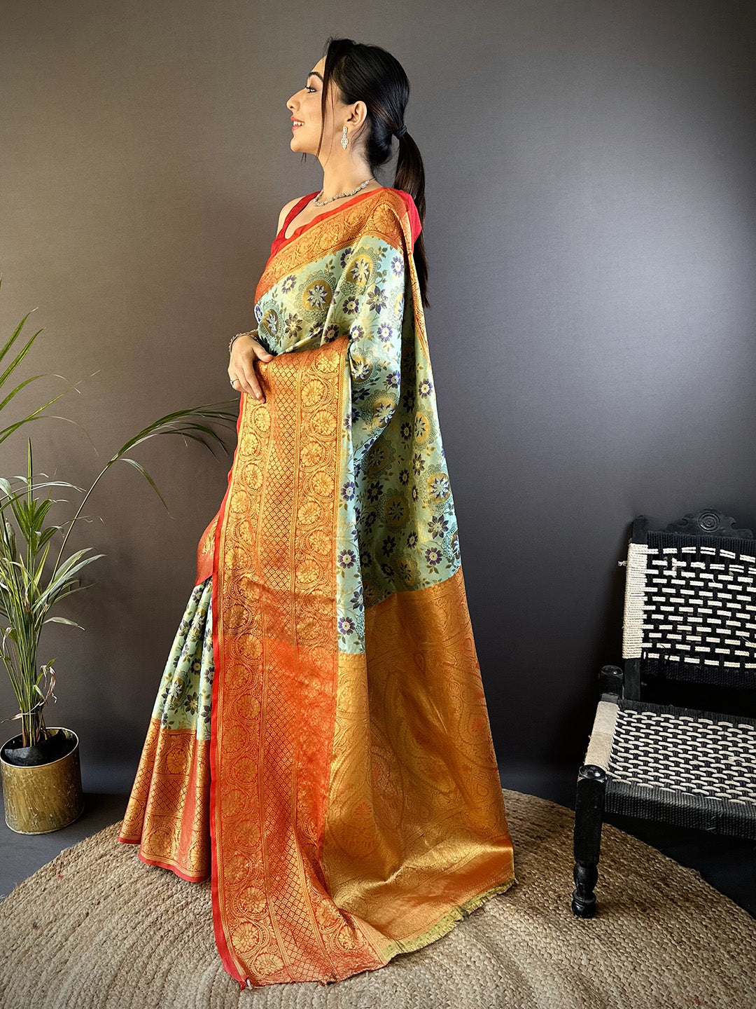 Urban Pallu Woven Design Silk Blend Traditional Saree
