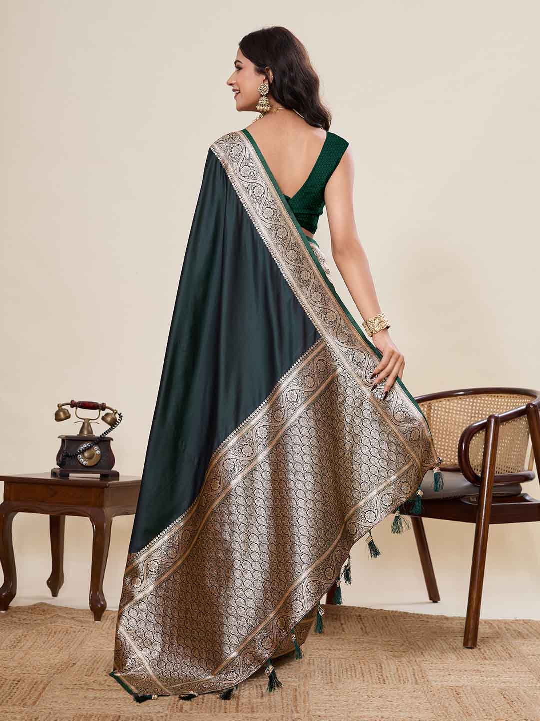 Urban Pallu Woven Design Silk Blend Party Saree
