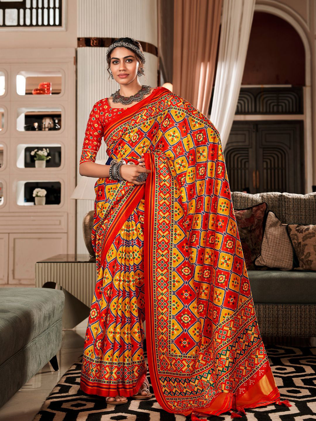 Urban Pallu Woven Design Cotton Blend Daily Saree