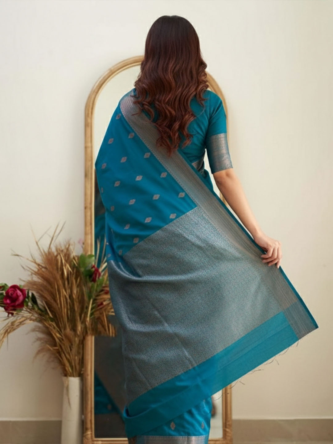 Urban Pallu Woven Design Silk Blend Work Saree