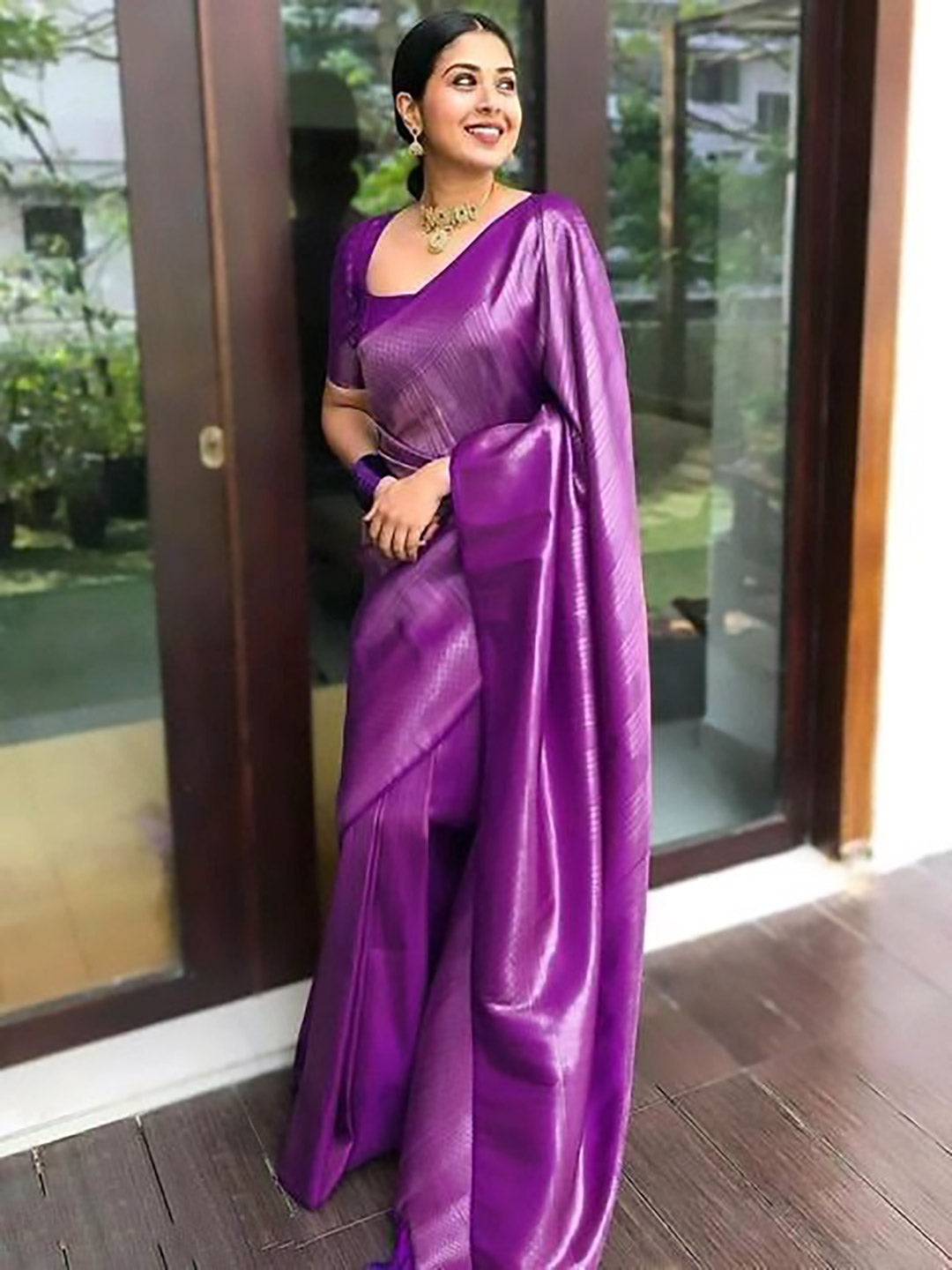 Urban Pallu Woven Design Silk Blend Traditional Saree