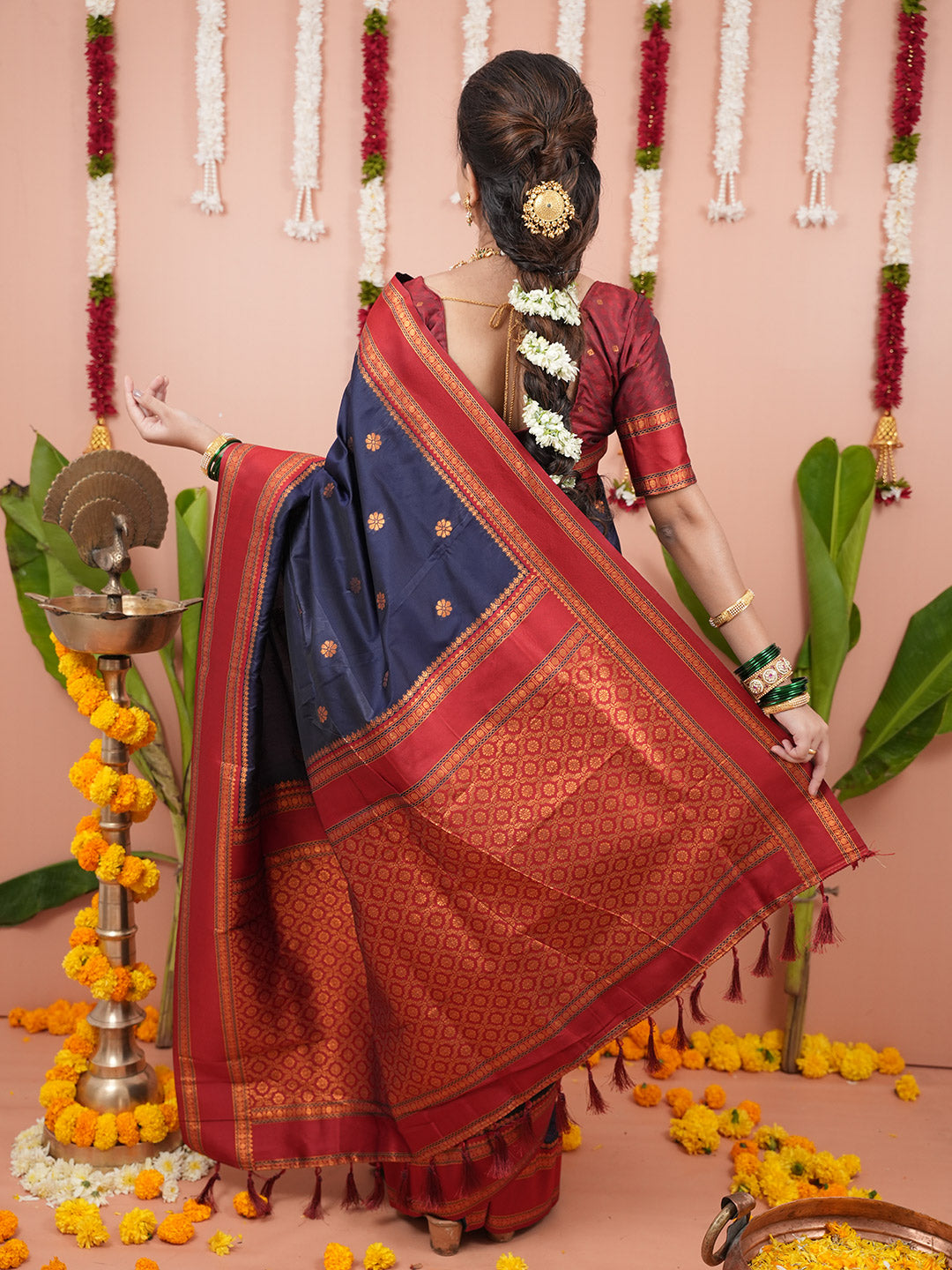 Urban Pallu Woven Design Silk Blend Traditional Saree