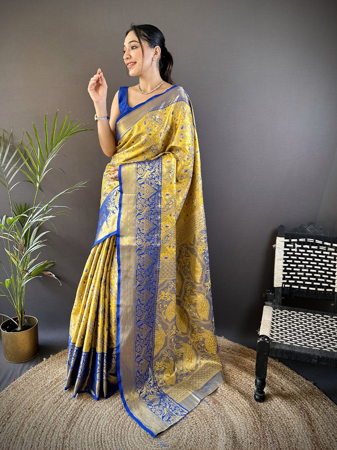Urban Pallu Woven Design Silk Blend Traditional Saree